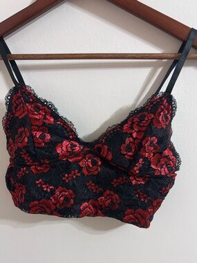 Black & Red Lace Bralette - Floral Lace Crop Top